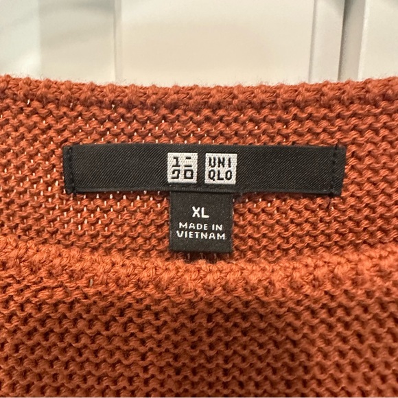 Uniqlo Women's Sweater - Brown - Picture 4 of 8